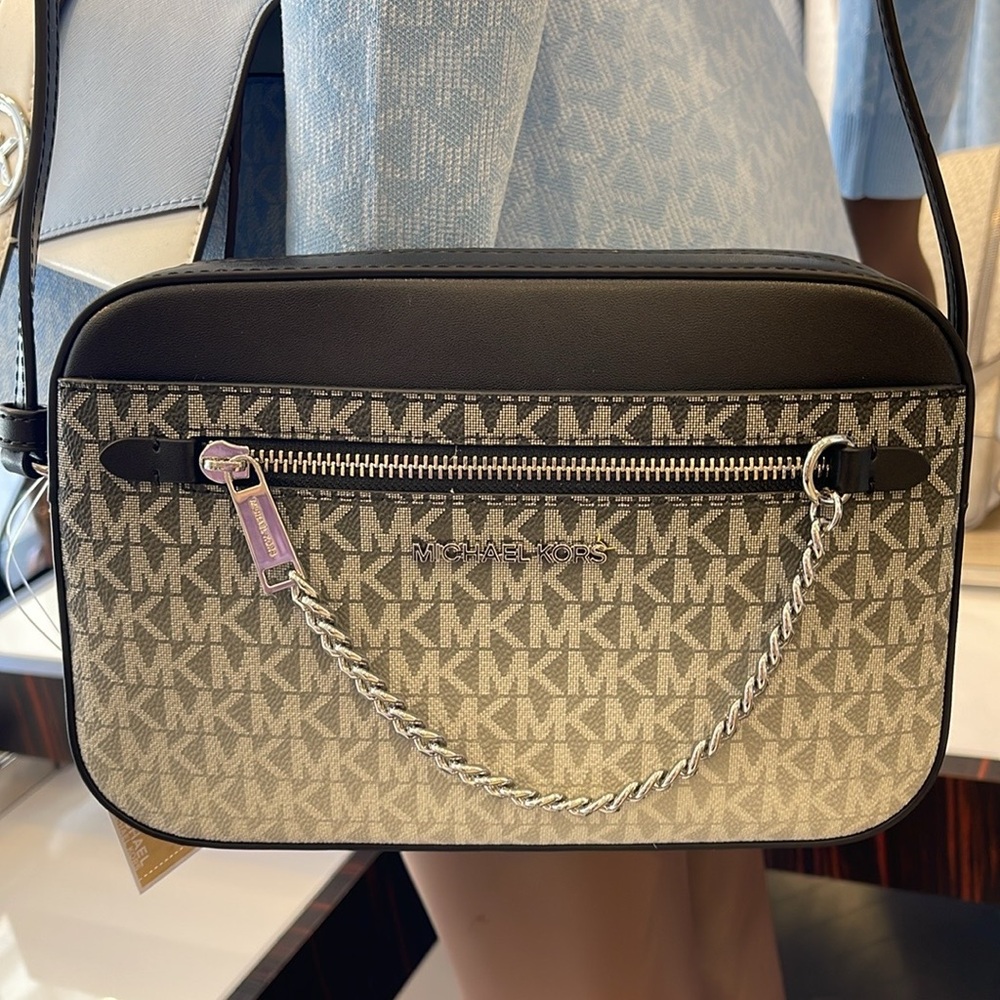 MICHAEL KORS Jet Set Lg Ombré Signature Logo EW Crossbody East West 
Black 
NWT - Picture 2 of 16